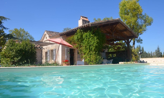 Castelnau-Montratier-Sainte-Alauzie Maison | Maison en pierre Quercynoise rénovée. Intimité. Piscine individuelle chauffée.