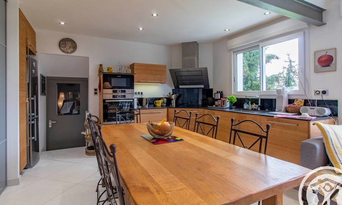 Saint-Georges-des-Gardes Cottage | Charmante Maison avec Jardin, Proche Puy du Fou et Cholet, Wifi, Tout Confort