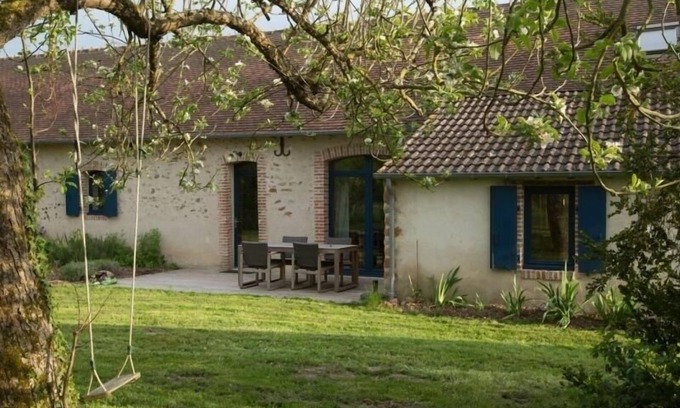 Rosnay Cottage | Séjour nature au cœur du Parc de la Brenne: gîte 4 chambres, jardin et terrasse, proche de Rosnay