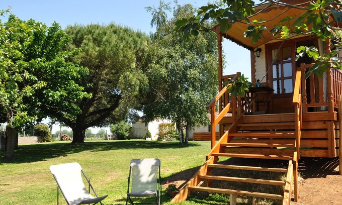La Gripperie-Saint-Symphorien Cottage | Roulotte de charme avec piscine intérieure chauffée