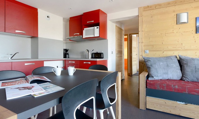 Bellentre Appartement | Appartement rénové avec balcon · Proche pistes et commerces · Accès spa, sauna, et fitness