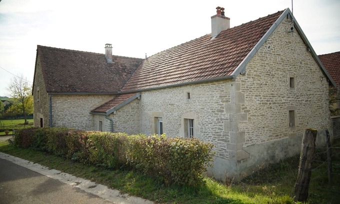 Poiseul-la-Ville-et-Laperriere Maison | Gîte 4 personnes pour les amoureux de la campagne