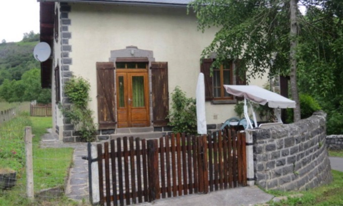 Sainte-Anastasie Maison | Vacances au bord de l'Allanche