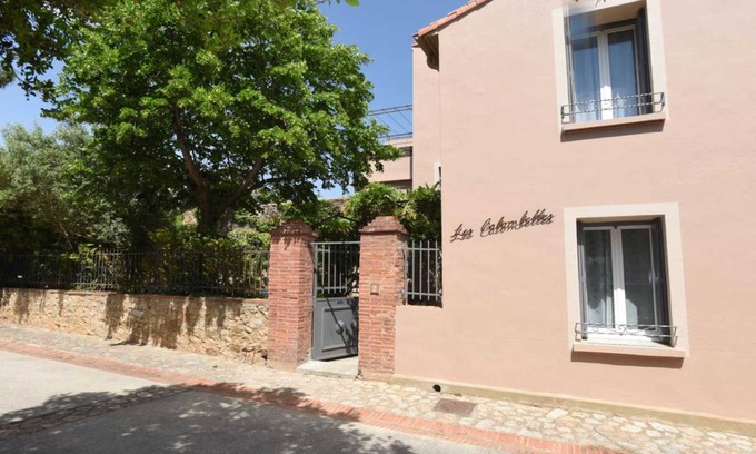 Sainte-Colombe-de-la-Commanderie Maison | 230 m² Gîte ∙ 3 chambres ∙ 6 personnes