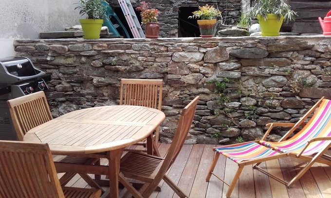 Sainte-Croix-Vallee-Francaise Maison | Maison au coeur des Cévennes - centre village