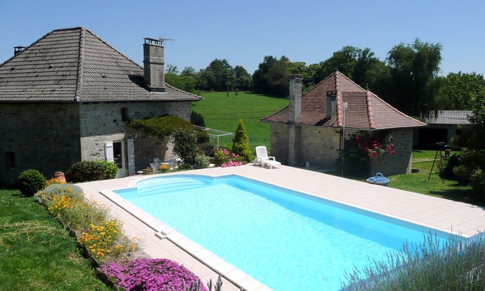 Comiac Cottage | Gite de caractère avec piscine privée dans le Lot