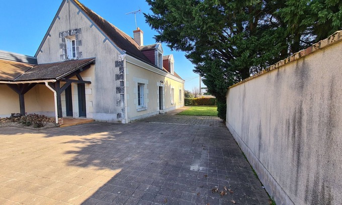 Faverolles Cottage | Maison de Charme avec Piscine Chauffée et Tennis à Proximité du Zoo de Beauval