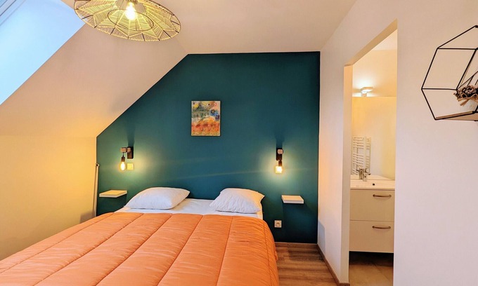 Faverolles Maison | Gîtes de charme avec jacuzzi, piscine chauffée, et activités familiales près du Zoo de Beauval et des Châteaux