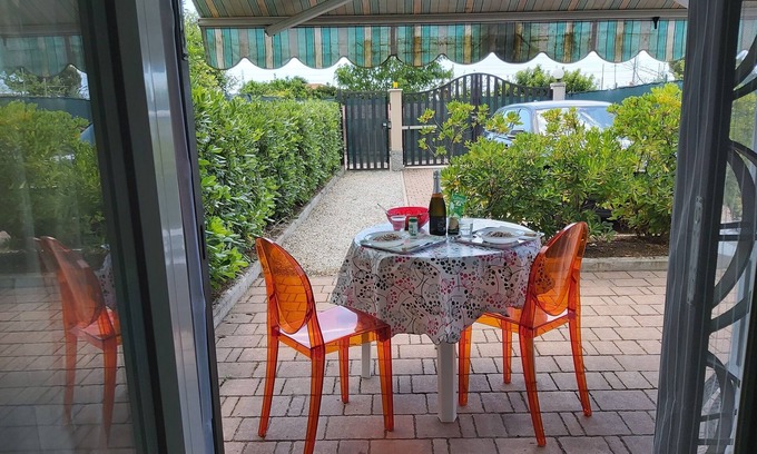 Massa Maison | Fra Mari, Monti, Castelli