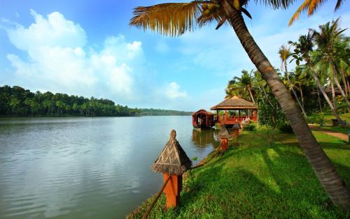 Paravur Station Balnéaire | Fragrant Nature Backwater Resort & Ayurveda Spa Kollam