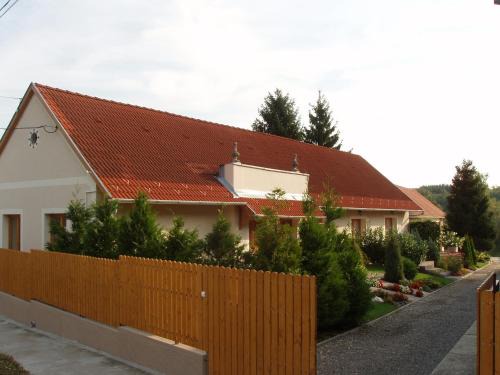 Igal Appartement | Franciska Portája