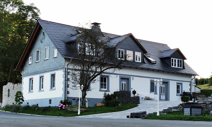 Presseck Appartement | Franconian forest farmhouse, modern apartment, own access, fully equipped!
