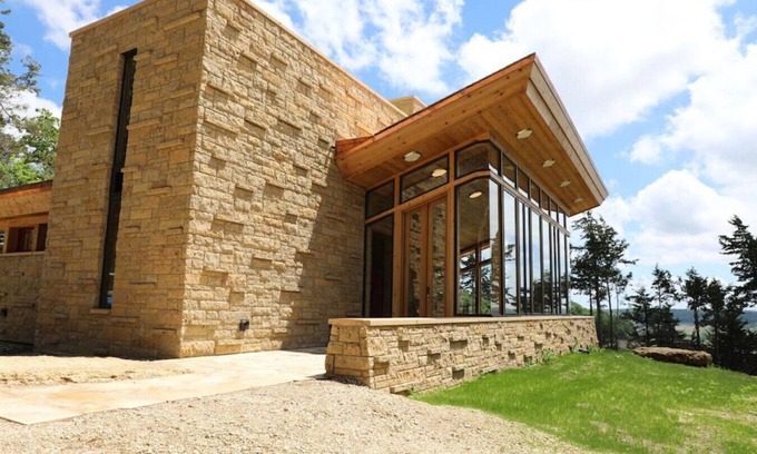 Bellevue Cottage | Frank Lloyd Wright · Gorgeous Views, Sweeping Valley, Amazing Sunsets
