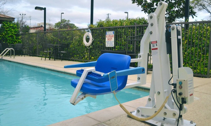 West San Antonio Copropriété | Suite accessible aux personnes malentendantes avec accès à la piscine accessible près de SeaWorld!