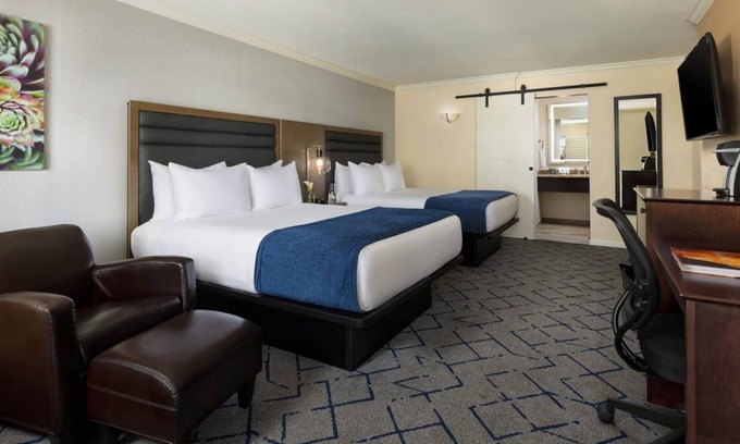 South Scottsdale Station Balnéaire | Free Local Shuttle to Old Town Scottsdale, Fashion Square Mall, Camelback