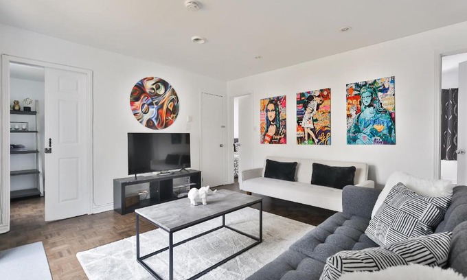 Ville-Marie Appartement | FREE PARKING - Full APARTMENT - 5 min walk to METRO - CENTRAL LOCATION