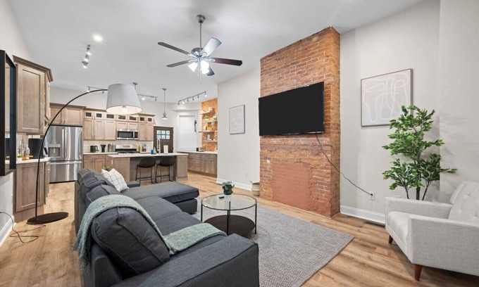 Point Breeze North Maison | Netflix+Free Parking+BBQ+Games Near Bakery Square