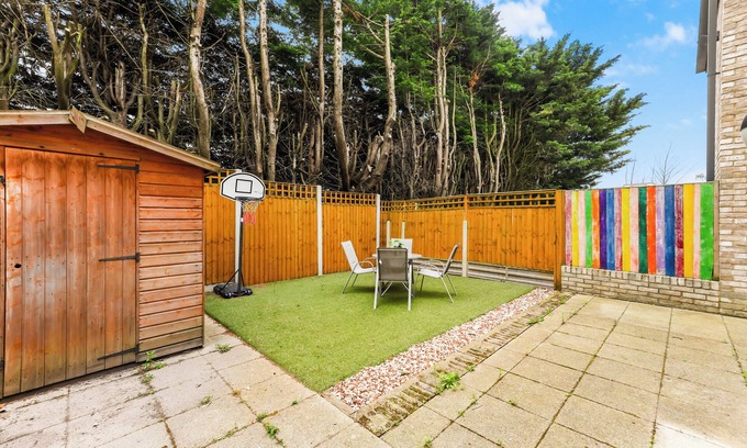 High Barnet Maison | *Free Parking* Sleeps 8 *Barnet* North London* With Large Garden