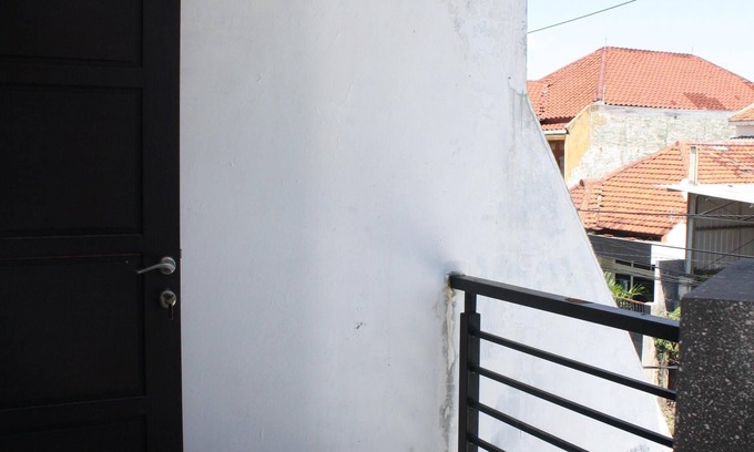 Surabaya Maison | Spacieux - Centre-ville bien équipé à 5 min de Tunjungan Plaza 0. 9 km - CHAMBRE 1