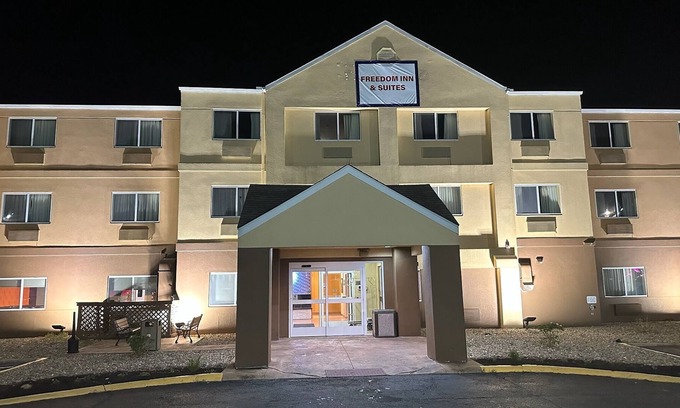 Springfield Hôtel | Freedom Inn & Suites