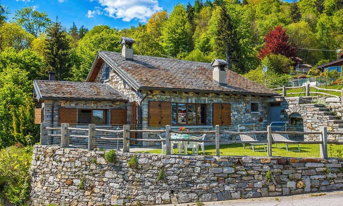 Caprezzo Maison | Freistehendes 3½-zimmer-rustico mit Garten im Naturschutzgebiet
