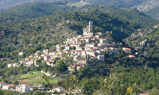 Eus Appartement | Pyrénées françaises / Cottage Village méditerranéen