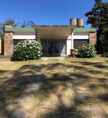 Atlantida Maison | Frente a la mansa CON SEÑA l LUZ GAS AGUA LIMPIEZA APARTE