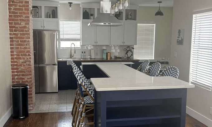 Lincoln Terrace Copropriété | Fresh remodel in neighborhood with great Architecture from early 1900's.