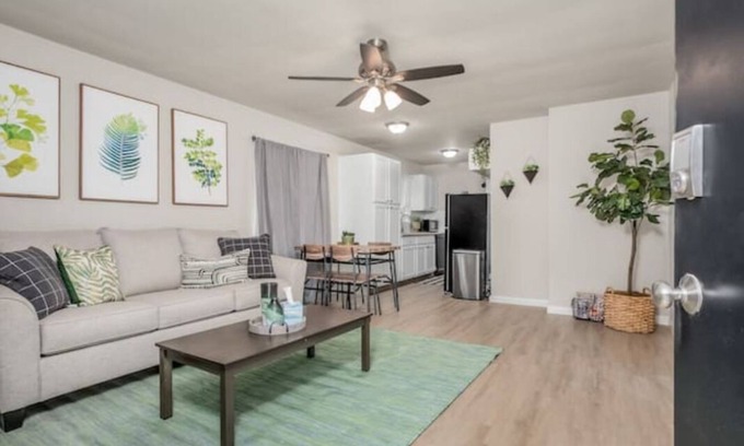 Raisin Appartement | Fresno Apt | Parking | 1/1 |Near Gazebo Gardens