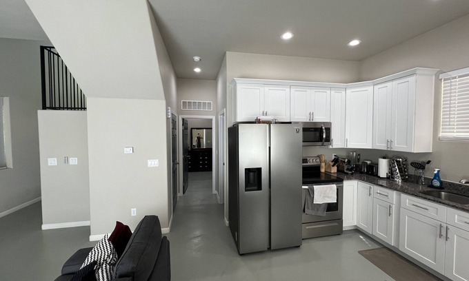 Limberlost Maison | Friendly and centric home!n