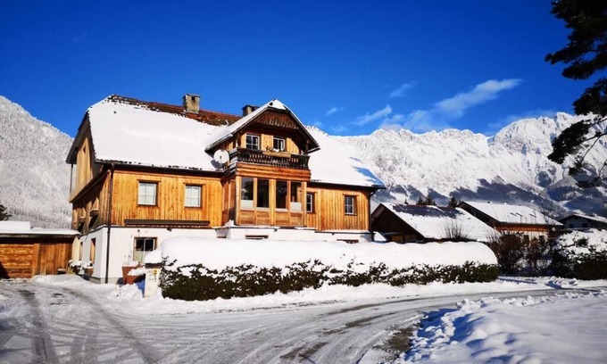 Mitterberg Appartement | Friendly family apartment in a quiet location with a view of the Grimming