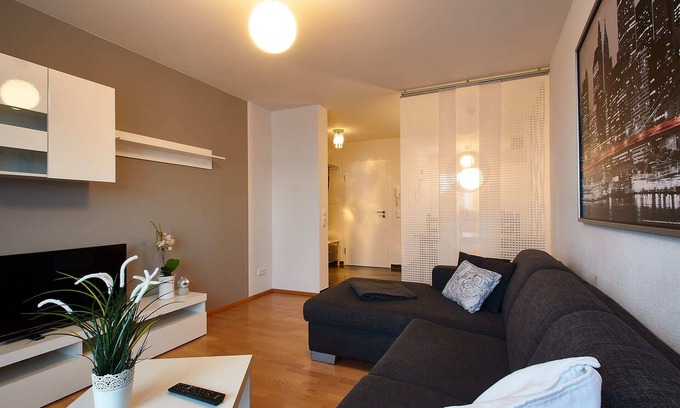 Saaldorf-Surheim Appartement | ***Ferienwohnung 45 qm mit 1 separatem Schlafzimmer