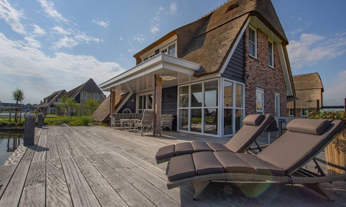 Delfstrahuizen Villa | Villa avec douche solaire à Tjeukemeer