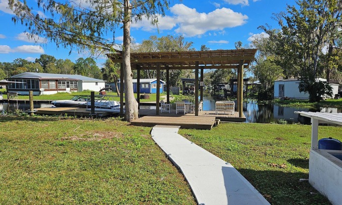 Satsuma Maison | Froggies Fish Camp-Dunns Creek & St. Johns River Boating & Fishing Paradise!