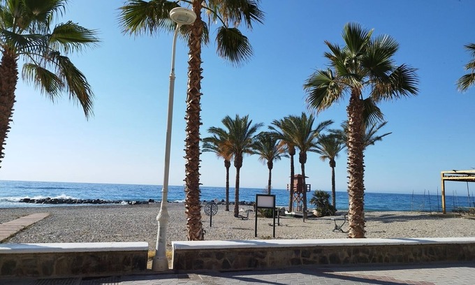 Castell de Ferro Appartement | Front line beach apartment