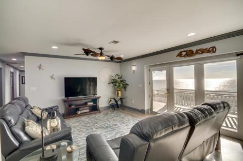 Long Beach Maison | Front Row Beachfront Long Beach Getaway