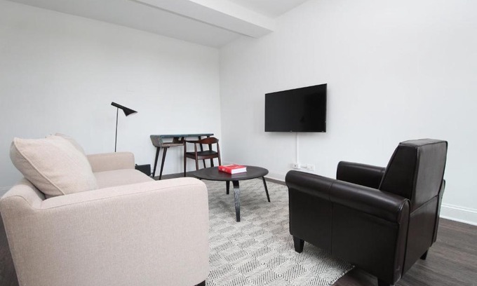 East Hyde Park Appartement | FRONTDESK 1BR Apt near Garden of the Phoenix