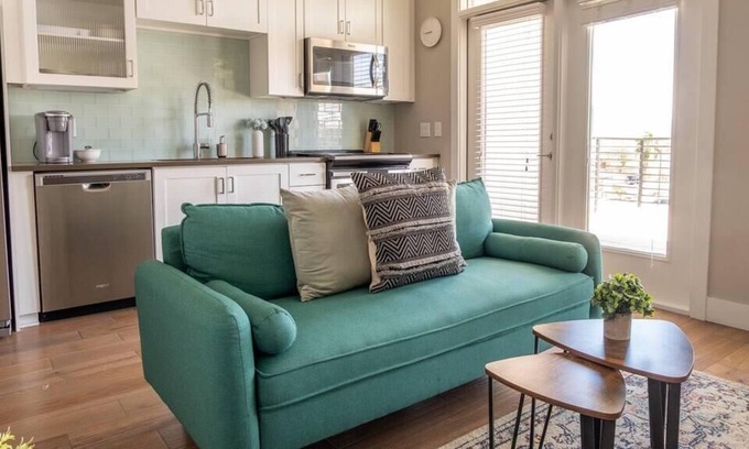 Security Acres Appartement | Frontdesk | Bright 1 BR Apt in Old Town Scottsdale