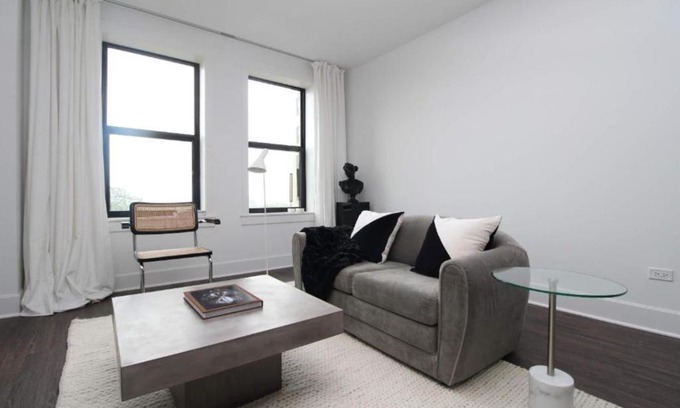 East Hyde Park Appartement | FRONTDESK Dashing 1 BR Apt near The Smart Museum