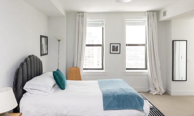 East Hyde Park Appartement | FRONTDESK Debonair Studio Apt with City View