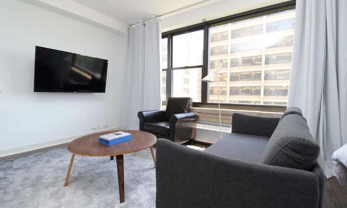 Indian Village Appartement | FRONTDESK Modern Studio Apt in East Hyde Park