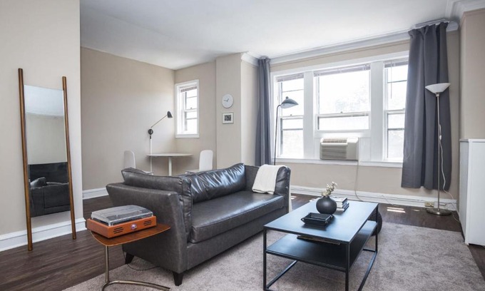 East Hyde Park Appartement | FRONTDESK Nice 1 BR Apt by Smart Museum of Art