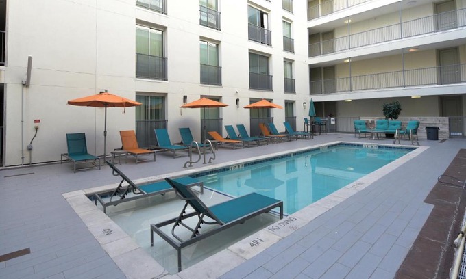 West Campus Appartement | FRONTDESK Pointe on Rio Apts West Campus Austin