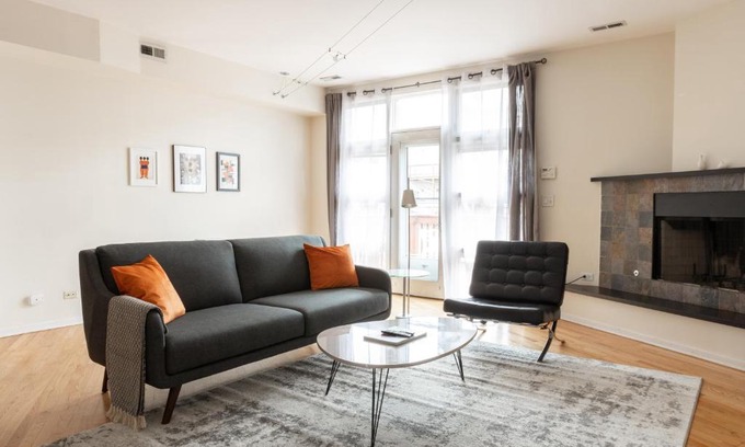 Wicker Park Appartement | FRONTDESK Spacious 2 BR Apt in Wicker Park