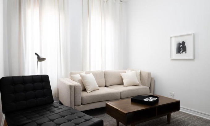 Noble Square Appartement | FRONTDESK Updated 1BR Apt in River West