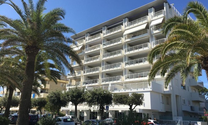 Giulianova Appartement | FRONTE MARE-CENTRALE-Riviera Palace-Giulianova-Apartment-affitti solo da Sabato a Sabato