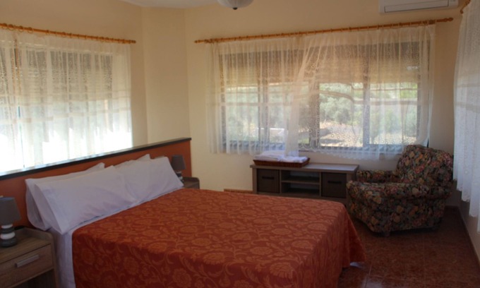 El Cristo del Espiritu Santo Cottage | Location complète de 6 à 15 personnes.