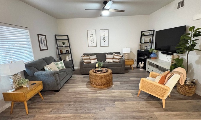 Mesquite Copropriété | Full amenities in kitchen, bathroom and bedrooms with gym, Pool and Hot Tub