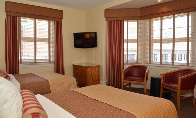 Gayborhood Hôtel | Full Double Delight, The Alexander Inn, 2 Rooms, Historic Neighbourhood