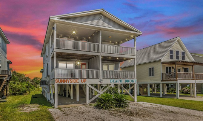 Gulf Shores Maison | Full Duplex - Prime Spot! Walk to Beach, Shops